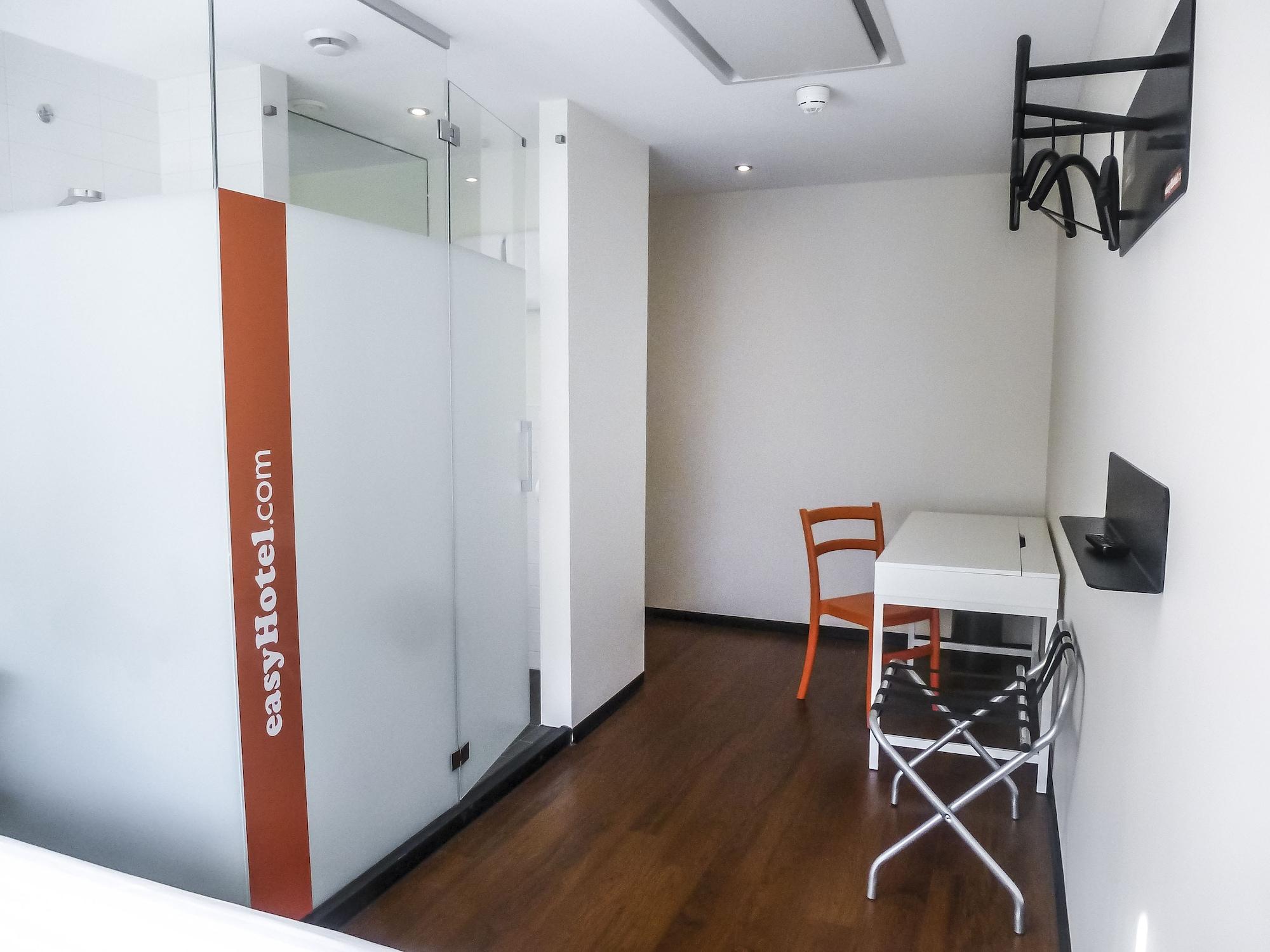 Easyhotel Rotterdam City Centre Exterior photo