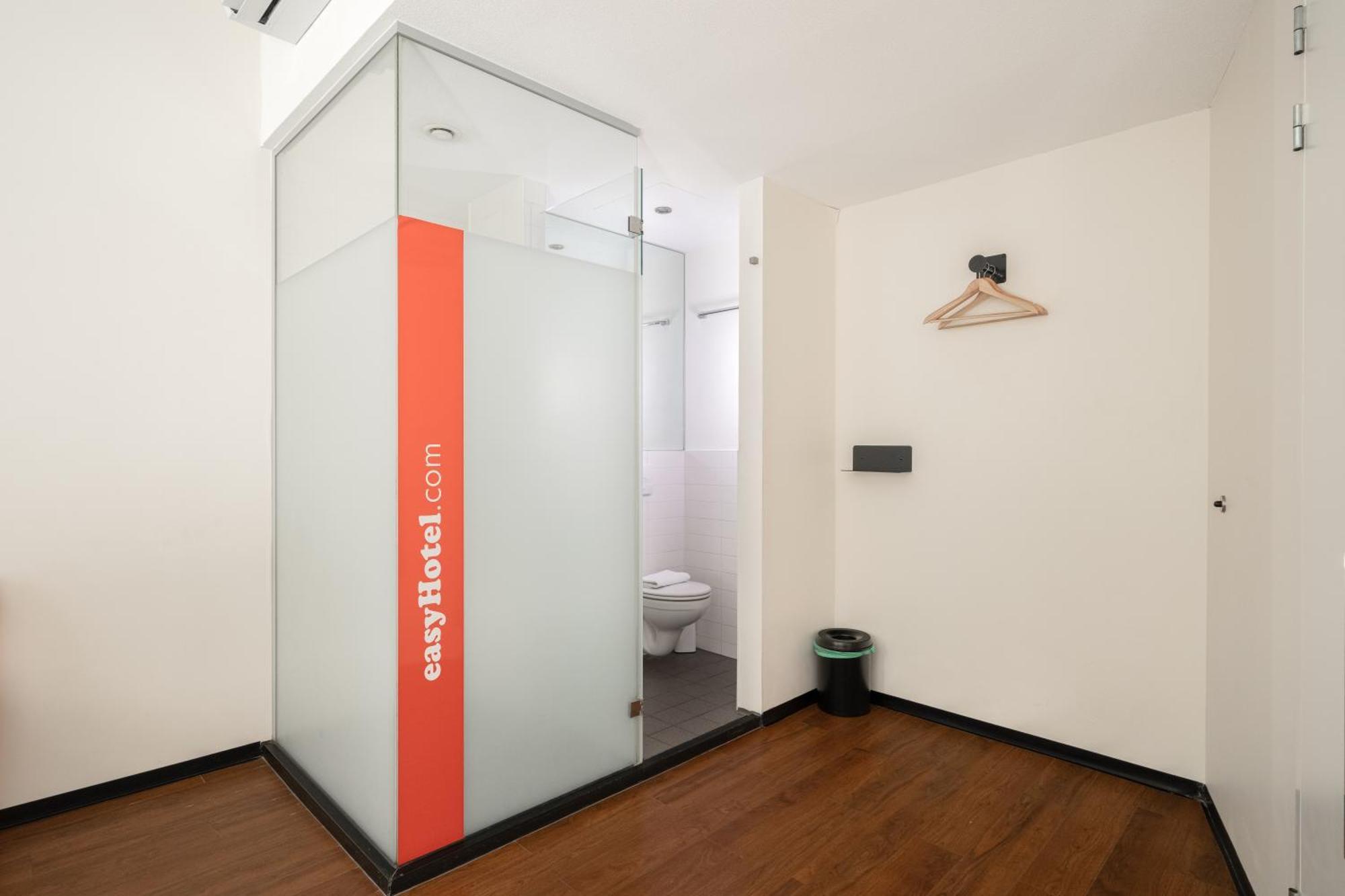 Easyhotel Rotterdam City Centre Exterior photo