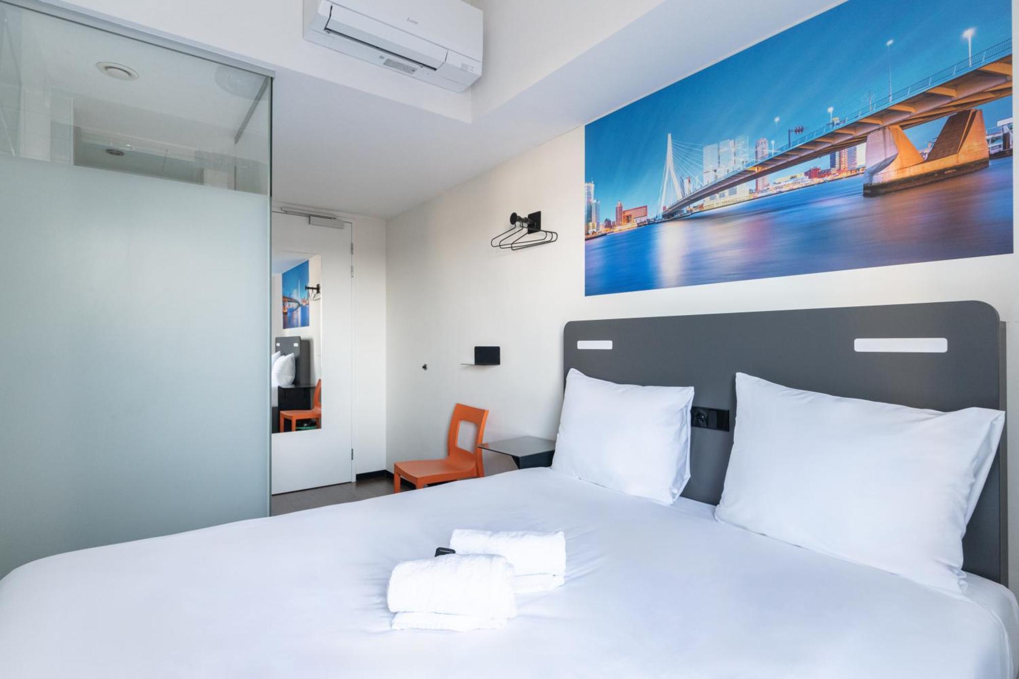 Easyhotel Rotterdam City Centre Exterior photo