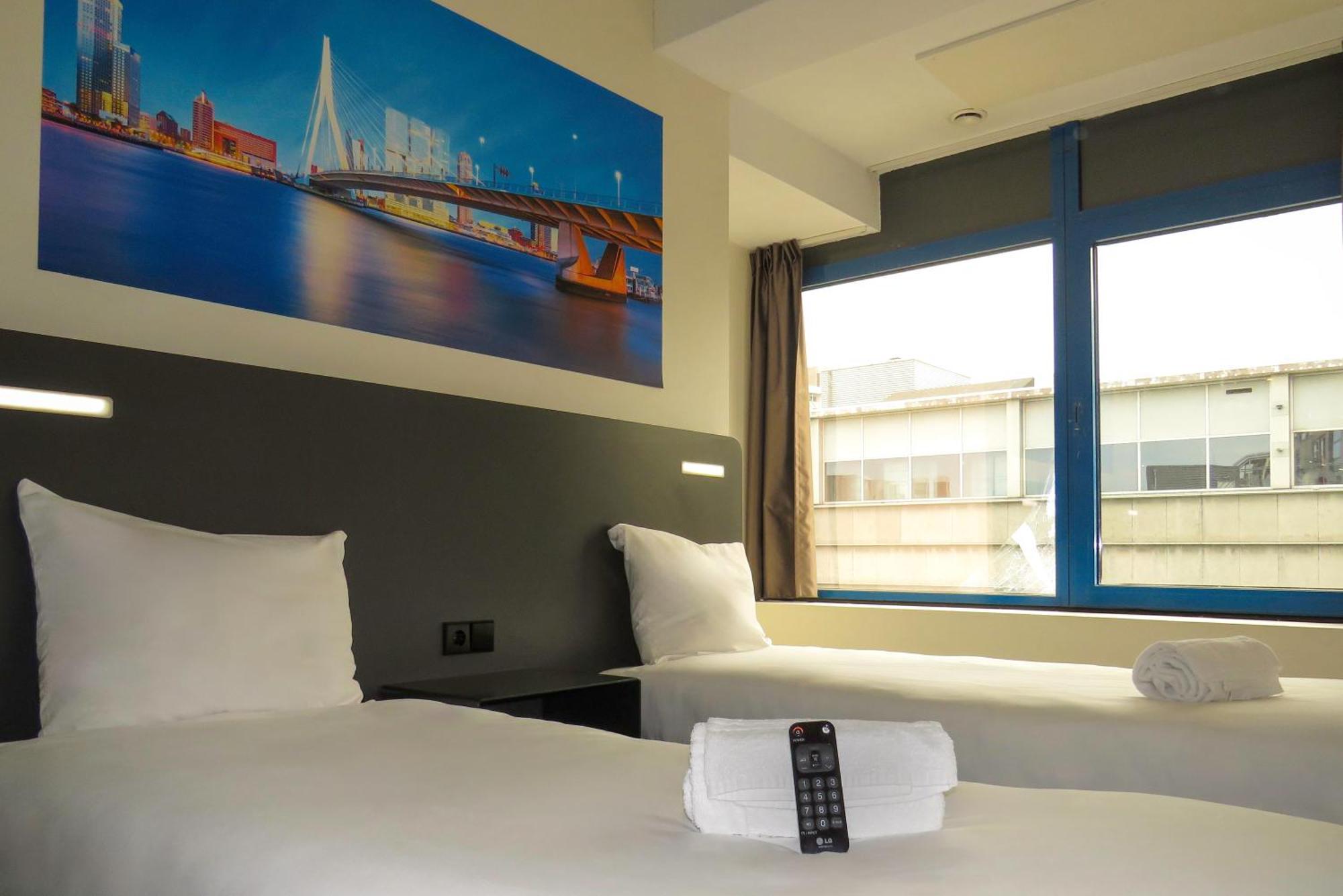 Easyhotel Rotterdam City Centre Exterior photo
